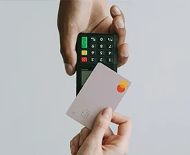 El uso abusivo de las tarjetas de crédito, causan dos de cada tres agrupaciones de deudas